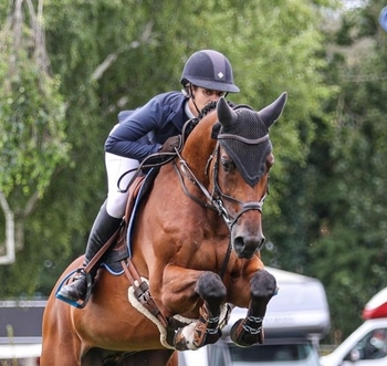 Helen Tredwell commands an International Stairway victory at Suffolk County Show